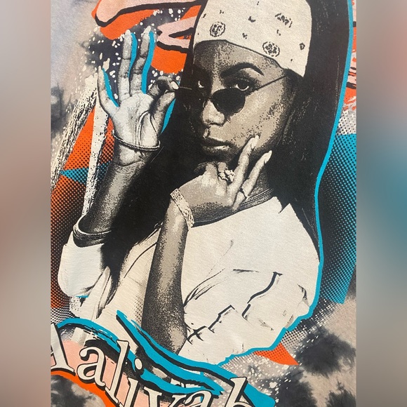Aaliyah graphic tee size small - Picture 2 of 4